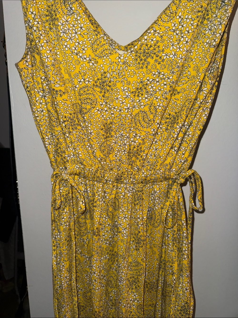 Cynthia Rowley Yellow Paisley Floral V-Neck Tie-Waist Midi Dress - Picture 2 of 5